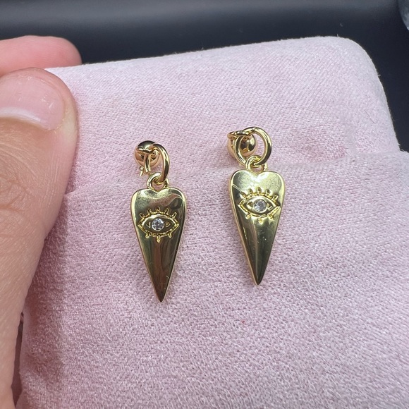 18k gold plated hypoallergenic earrings - Picture 1 of 2